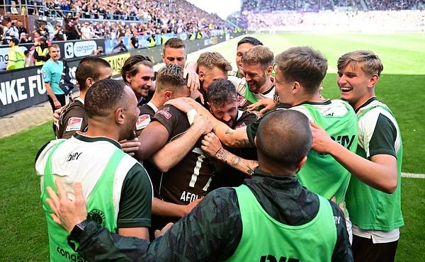 Almanya 2. Lig'inin 33. haftasında Osnabrück'ü konuk eden lider St. Pauli, karşılaşmadan 3-1'lik galibiyetle ayrıldı.