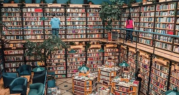 10. Libreria El Pendulo - Mexico City, Mexico