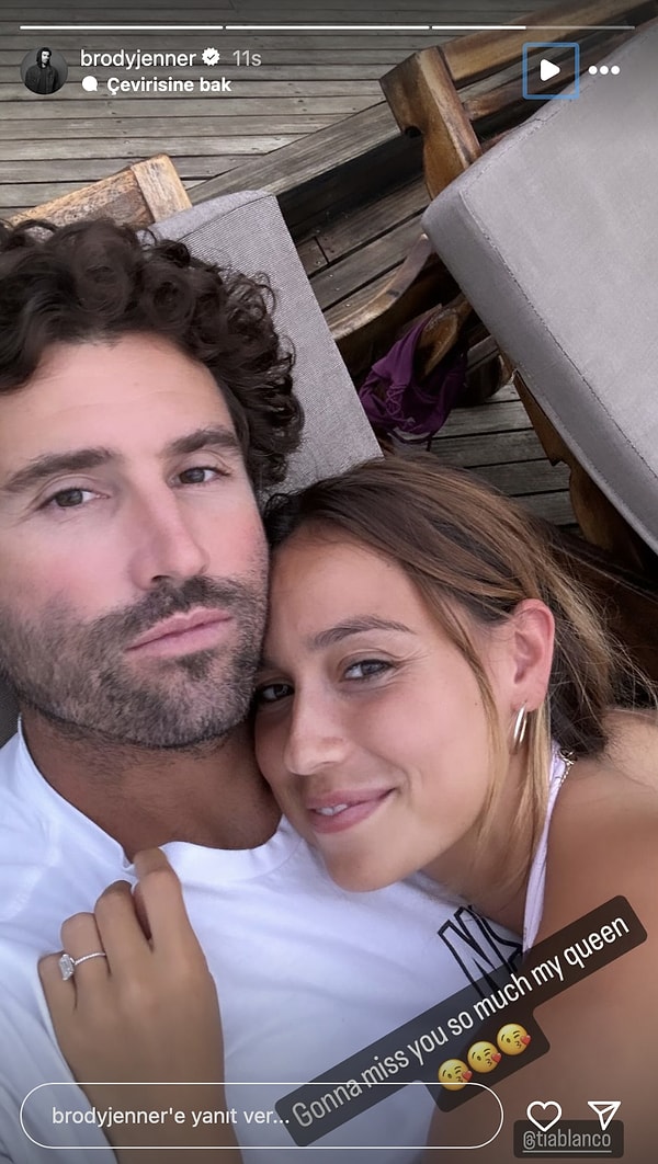 Brody Jenner ise eşiyle birlikte mutluluk karelerini paylaşmayı esirgemedi.