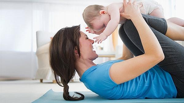 Anne bebek yogası, bağ kurmanın en güzel yollarından biridir.