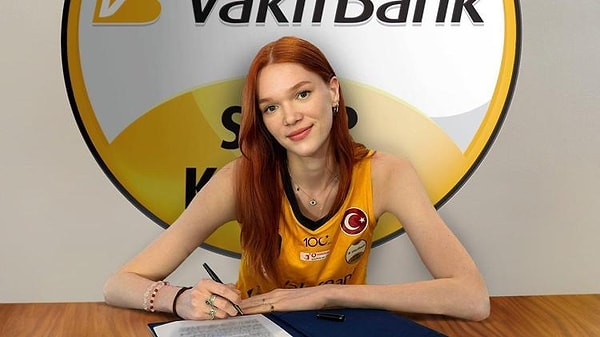 Yaz döneminde Endonezya ekibi Jakarta Elektrik PLN forması giyecek olan Rus smaçör Marina Markova, ağustos ayında VakıfBank’a katılacak.