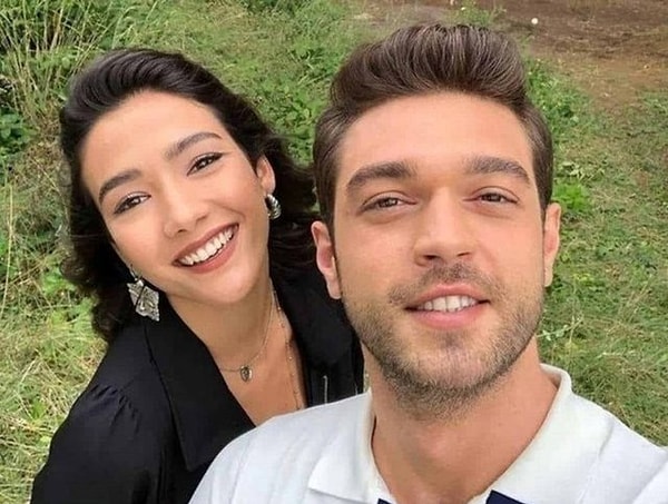 Furkan Andıç ve Aybüke Pusat, Her Yerde Sen dizisinden sonra aşk yaşamaya başlamıştı.