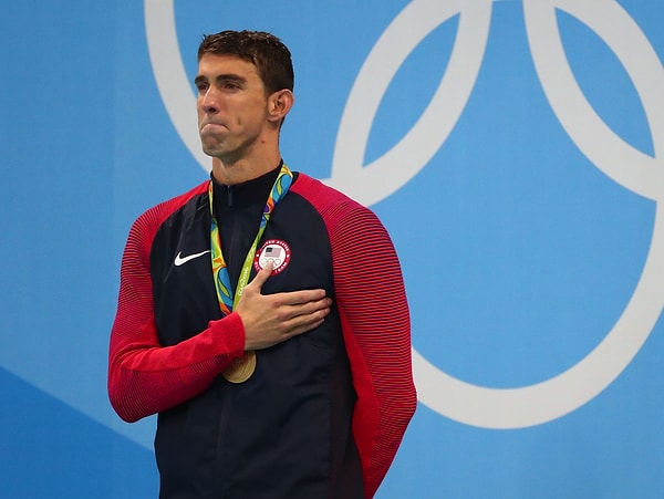 6. Michael Phelps, yüzmede kaç tane limpiyat altın madalyası kazanmıştır?