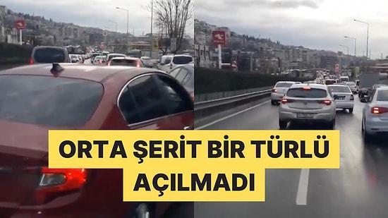 Bursa'da Ambulansa Yol Vermeyi Beceremeyen Şoförler İzleyenleri Sinir Krizine Soktu