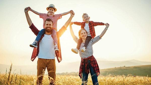 Yaşam Memnuniyeti Araştırması, 2023 sonuçlarına göre bireylerin mutluluk kaynağı olan kişiler incelendiğinde, kendilerini en çok ailelerinin mutlu ettiğini belirtenlerin oranı %69,9 oldu.