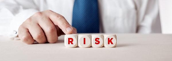 3. Bir yatırımcı, düşük risk ve sabit bir getiri arıyorsa hangi yatırım aracını tercih etmelidir?