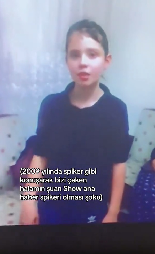 Bir TikTok kullanıcısının Pınar Erbaş'ın tüm ailesini kayda alıp spiker gibi sunum yaptığı anları "Halamın şu an Show TV spikeri olması şoku" ifadeleriyle paylaşması haliyle ortalığı ayağa kaldırdı.