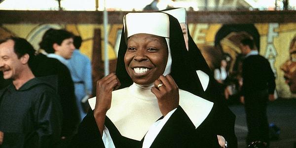 Gişede büyük bir başarı elde eden filmin devamı niteliğindeki 'Yırtık Rahibe 2: Can Çıkar Huy Çıkmaz' ise 1993 yılında vizyona girmiş ve yine ilk film gibi izleyiciler tarafından çok sevilmişti.