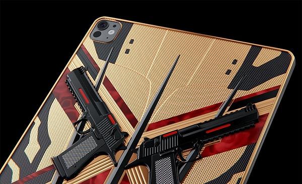 Arka yüzeyinde Deadpool karakteri ile özdeşleşen Desert Eagle Mark XIX marka iki silahın yer aldığı özel üretim tablette, Wolverine'i anımsatan pençe figürlerini de görmek mümkün.