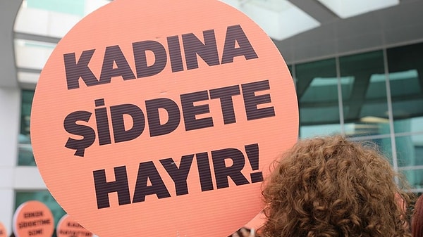 Öte yandan Bahar Kaban'ın evlilik hazırlığı yaptığı, 22 Haziran'da düğünü olacağı öğrenildi. Eski nişanlısı Gökhan Y. tarafından uzun süredir rahatsız edilen Bahar Kaban'ın daha önce polise giderek şikayetçi olduğu belirtildi.