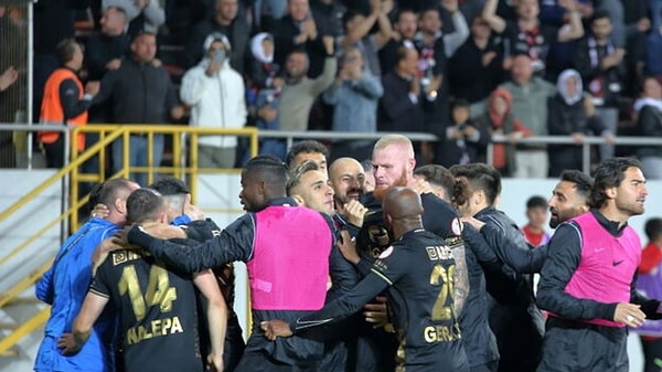 Bu sonuçla adını yarı finale yazdıran Çorum FK, Bodrum FK ile finale çıkma mücadelesi verecek. Eşleşmeyi kazanan taraf, play-off finalinde Sakarayaspor'un rakibi olacak. Maçı kazanan ekip, son Süper Lig biletini alacak.