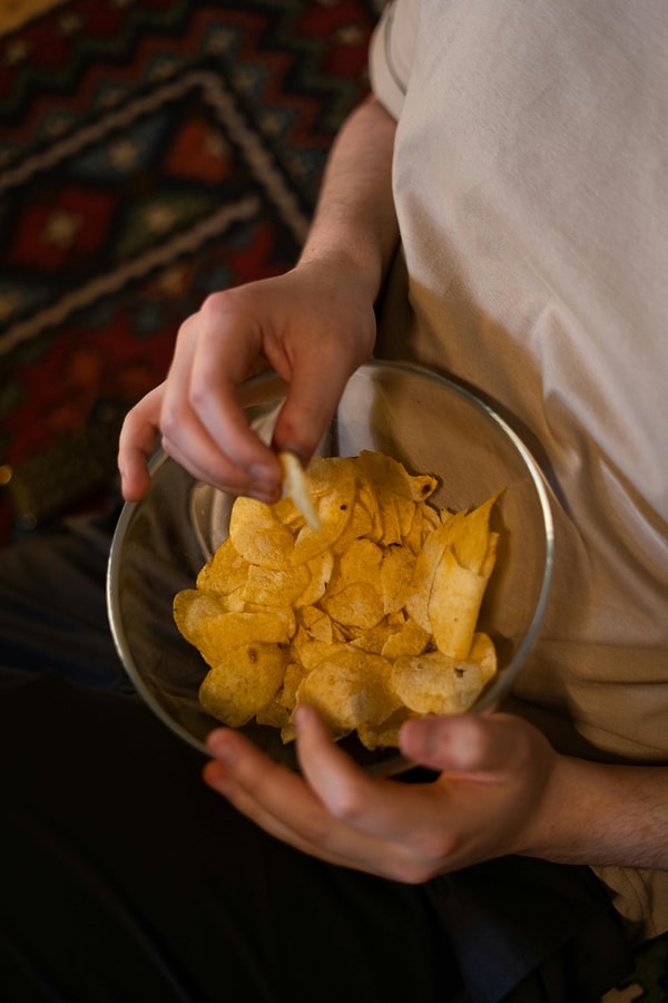 Massachusetts eyaletinde, geçen yıl sosyal medyada gördüğü "baharatlı tortilla cips yeme meydan okuması"na katılan ve ani bir şekilde yaşamını yitiren 10'uncu sınıf öğrencisi Harris Wolobah'ın otopsi raporu ortaya çıktı.