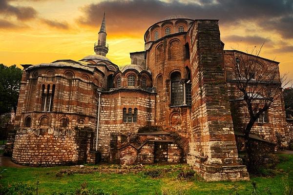 İstanbul'da bulunan Kariye Camii, geçtiğimiz günlerde ibadete açıldı. İbadete açıldığından bu yana birçok kişi, camiyi görmeye gitti.