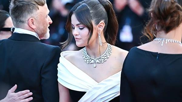 'Emilia Pérez' adlı filmde başrolü üstlenen ünlü oyuncu ve şarkıcı Selena Gomez, festivalde bugüne kadar aldığı en uzun alkışı aldı.