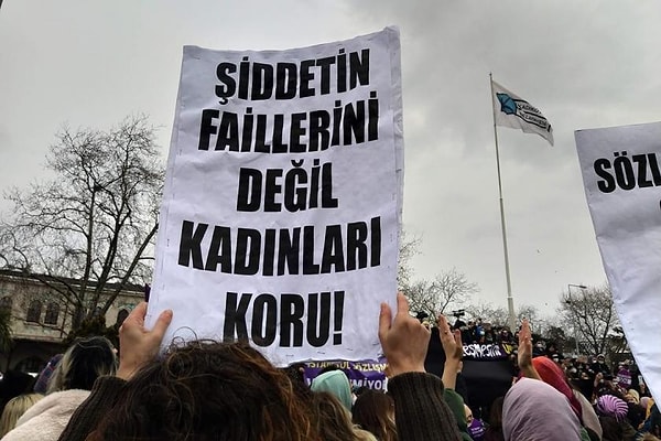 Yardım çağıramayan, çaresiz kalan, susturulan kadınları siz düşünün!