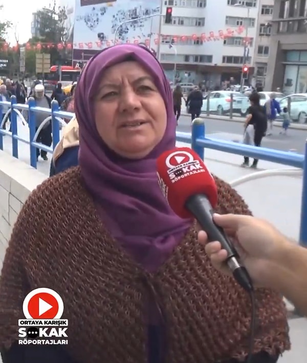 Teyze ilk olarak Ayasofya Camii’nin ibadete açılması cevabını verdi.