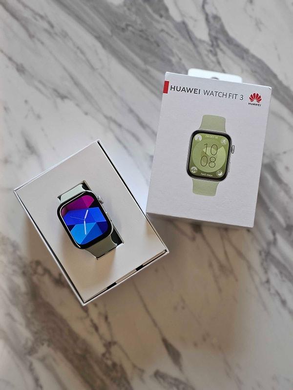 Akıllı saat teknolojisini son tarz modayla birleştiren Huawei Watch Fit 3, ilk kare ekranlı modeliyle size bir yaşam tarzı sunuyor.