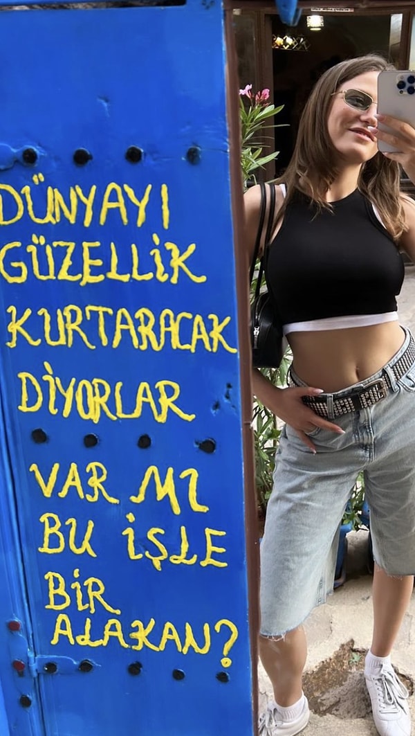 Birkaç saat önce yüzü olduğu markayla Mardin'e giden Serenay Sarıkaya, önce milyonların öve öve bitiremediği güzelliğini kendisi kabul etti.