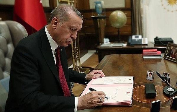 Cumhurbaşkanı Recep Tayyip Erdoğan'ın imzasıyla 1990 yılından bu yana yürürlükte olan 'Seferberlik ve Savaş Hali Tüzüğü' yürürlükten kaldırılarak yerine 'Seferberlik ve Savaş Hali yönetmeliği' getirildi. Karar Resmi Gazete'de yayımlandı.