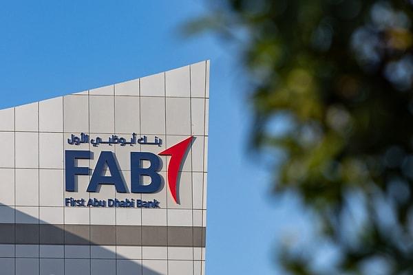 Yapı Kredi Bankası'ndaki payların First Abu Dhabi Bank'a (FAB) satışıyla ilgili haberler bitmiyor.