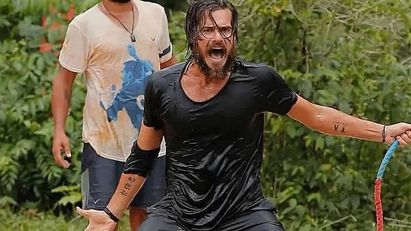 12. Hakan Hatipoğlu yıllardır Survivor'ın yakından takip edilen isimlerinden. Var mısın Yok musun ile başladığı serüvenine önce Survivor, ardından Survivor Ekstra ile devam eden Hatipoğlu'nun yarışma sonrası yaptıkları merak ediliyor. All Star'dan çıkmasının ardından sevenlerini endişelendiren Hakan Hatipoğlu'nun sağlık durumunu eşi Gizem Hatipoğlu paylaştı.