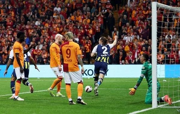 Süper Lig'in 37. haftasında Galatasaray, Fenerbahçe'yi konuk etmişti. Deplasman ekibi, Çağlar Söyüncü'nün tek golü ile kritik mücadeleden üç puanla ayrılmıştı.