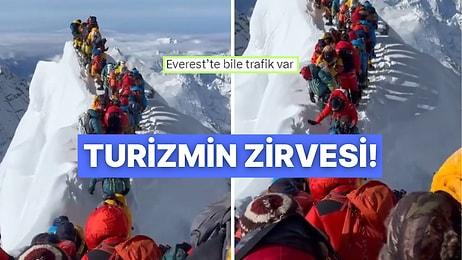 Everest'e Tırmanmaya Çalışan Kalabalığın Görüntüleri İzleyenleri Hayrete Düşürdü!