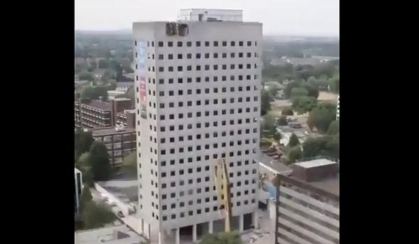 Muazzam bir düzenle yıkımı gerçekleştirilen binanın görüntüleri sosyal medyada viral oldu.