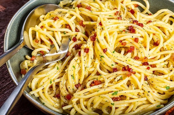 İtalya mutfağından Spaghetti Carbonara!