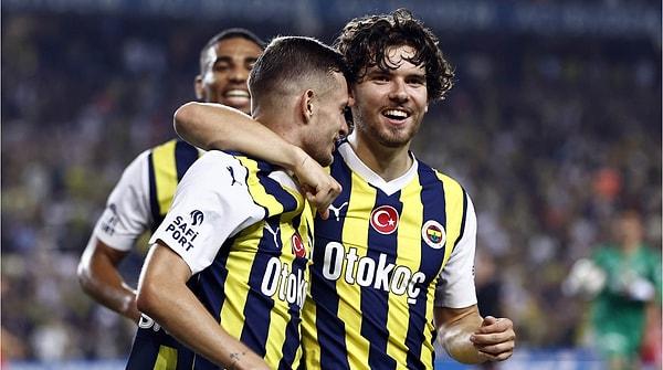Ferdi Kadıoğlu bu sezon 50 maçta Fenerbahçe formasını giydi. 24 yaşındaki futbolcu bu karşılaşmalarda 3 gol ve 5 asistlik performans gösterdi.