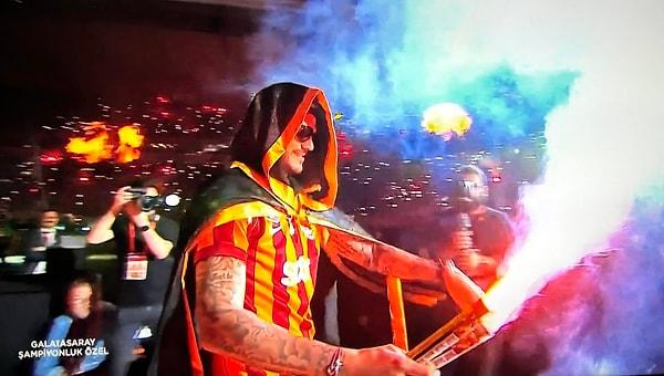 24. şampiyonluğunu kazanan Galatasaray'ın RAMS Park'ta düzenlediği kupa törenine Mauro Icardi'nin gösterisi damgasını vurdu.