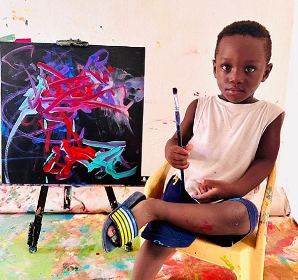 En genç ressamın kendisi gibi ressam olan annesi, oğlunun yeteneğini henüz altı aylıkken göstermeye başladığını söylüyor.