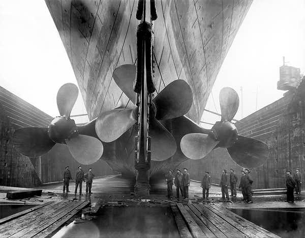11. Titanik gemisinin devasa pervaneleri.