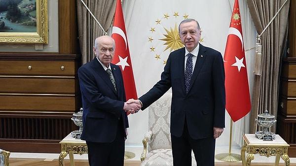 Bakan Yerlikaya’nın MHP Lideri’ni ziyareti, Cumhurbaşkanı Erdoğan’ın talimatı ve bilgisiyle gerçekleştiği belirtildi.