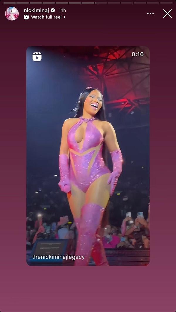 Nicki Minaj önceki konserlerinden fotoğraf paylaştı.