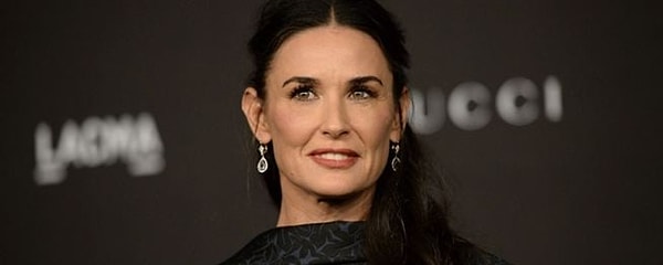 Filmde Molly karakterini canlandıran Demi Moore ise yeniden uyarlanacak olan Ghost için pek memnun değil. Independent'ın aktardığı habere göre ünlü oyuncu yaptığı bir röportajda,