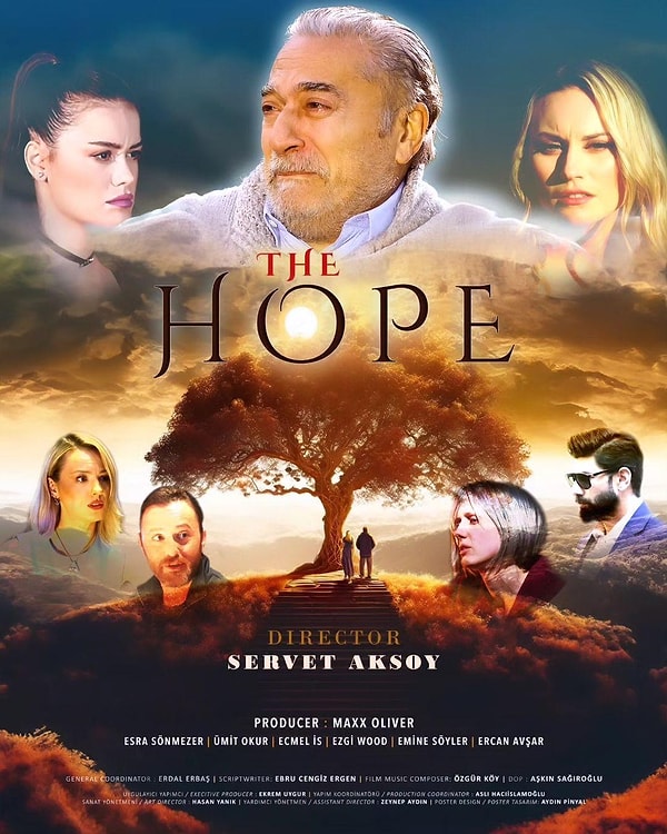 Şimdilerde keyfi gayet yerinde olan çift, geçtiğimiz saatlerde de Mehmet Ali Erbil'in başrolünde oynadığı "The Hope" filminin galasında görüntülendi.