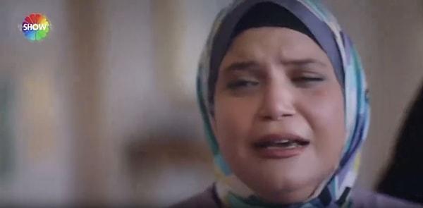 Sahne gereği ağlayan Feyza Civelek'in o anları sosyal medyada gündem olurken, Civelek'in ağlama performansına tepki yağdı.