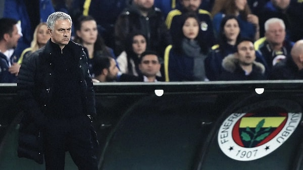 Mourinho’nun Fenerbahçe’nin başına geçecek olması, Fenerbahçeli taraftarları ve camiayı oldukça heyecanlandırdı.