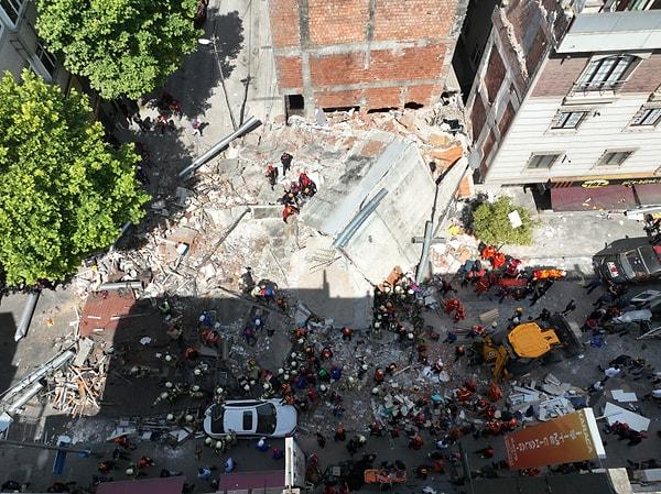 Depremin İstanbul'un önemli bir meselesi olduğunu ifade eden İmamoğlu, çözümün ise tek elden ve güçlü bir şekilde iradeyi ortaya koyan bir anlayışla süreci yönetebilmekten geçtiğini söyledi.