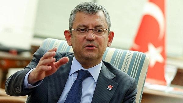 CHP Genel Başkanı Özgür Özel, Hakkari Belediyesi'ne kayyum atanmasını, "Hakkari halkının iradesini yok saymak" olarak nitelendirmişti.