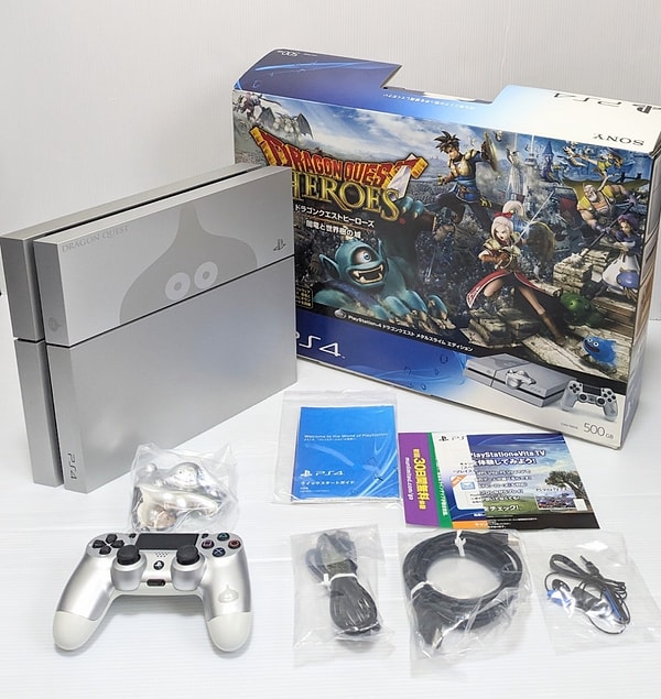 7. PS4 Dragon Quest Metal Slime Edition Konsol