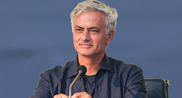 İsmail Kartal'ın ardından teknik direktörlük koltuğuna Jose Mourinho'yu oturtan Fenerbahçe, transfer söylentileriyle gündem yaratmaya devam ediyor.