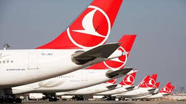 Acil durum ilan edilmesine rağmen saatlerce havada kalan uçakta, teknik bir arızadan kaynaklı acil durum deklare edildiği iddia edildi. Boeing tipi yolcu uçağı akşam saatlerinde İstanbul Havalimanı’na sorunsuz iniş yaptı.