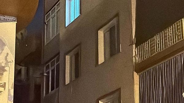 Olay, saat 19.30 sıralarında Gaziosmanpaşa Caddesi üzerinde 4 katlı bir apartmanın 2'nci katında meydana geldi.