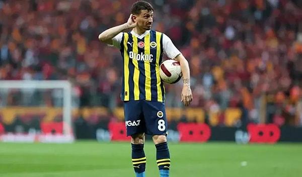 Fenerbahçeli futbolcu Mert Hakan Yandaş, rakip takım mensubuna yönelik saldırısı nedeniyle 5 maçtan men edilmişti.