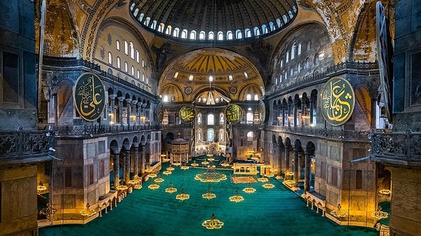 Ayasofya, 24 Temmuz 2020'de tam 86 yıl sonra ibadete açıldı.