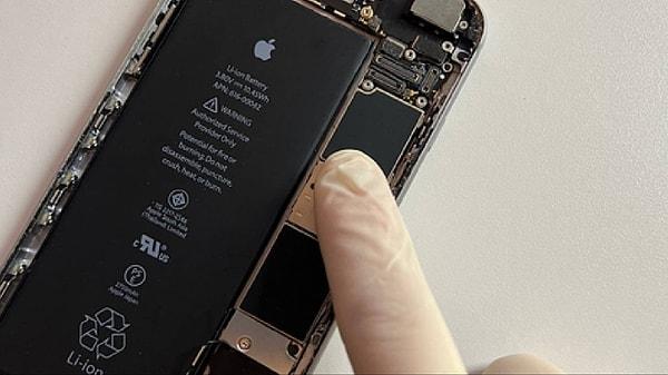 Paylaşılan görüntüler, metal kaplama teknolojisinin yanı sıra yeni serinin halefi iPhone 15 ile aynı batarya kapasitesine sahip olacağını gün yüzüne çıkarıyor.