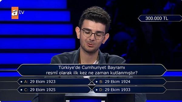 Kenan İmirzalıoğlu'nun moderatörlüğünde gerçekleşen programda bu kez Cumhuriyet Bayramı'yla ilgili akılları karıştıran bir soru soruldu.