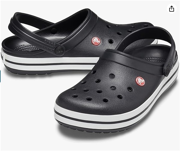 Yaz sezonunun vazgeçilmezlerinden biri olan Crocs terlikler de harika bir hediye seçeneği.